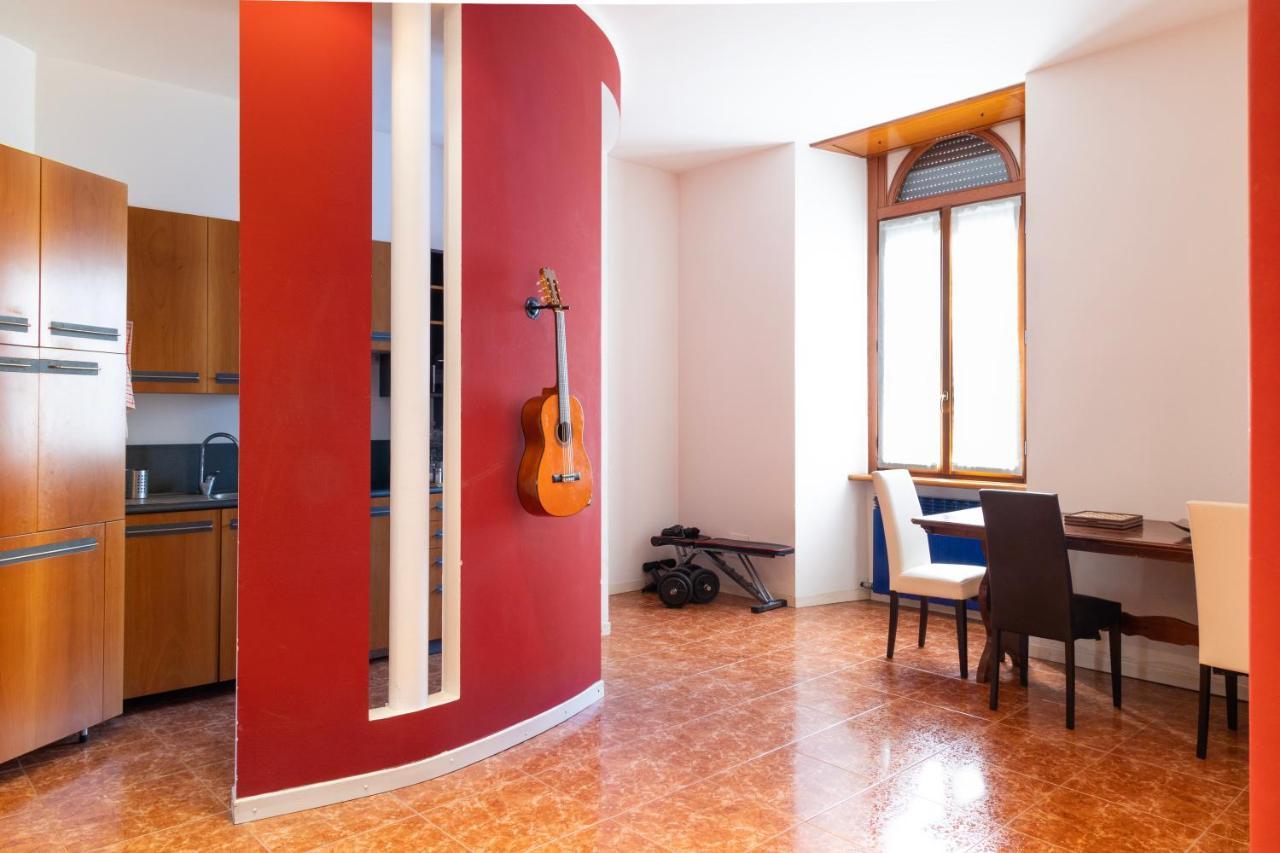 Interno Appartamento In Un Castello Storico In Centro Milan Luaran gambar